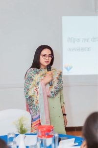 पहिचानको नागरिकता पाउन अदालतको आदेश बोकेर वडा र सिडिओ कार्यालय धाउँदै पारलैंगिक महिला