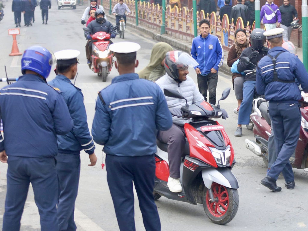 ट्राफिक कारबाहीमा एकैदिन २० लाख ७९ हजार राजस्व संकलन